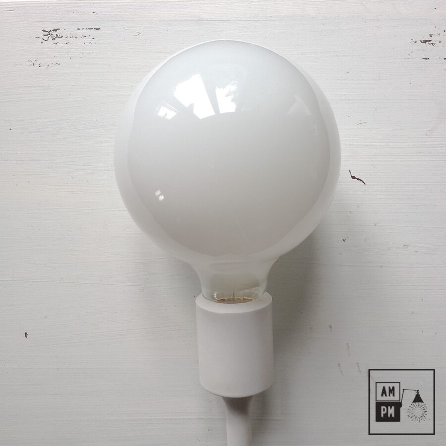 incandescent-G40-globe-lightbulb-off