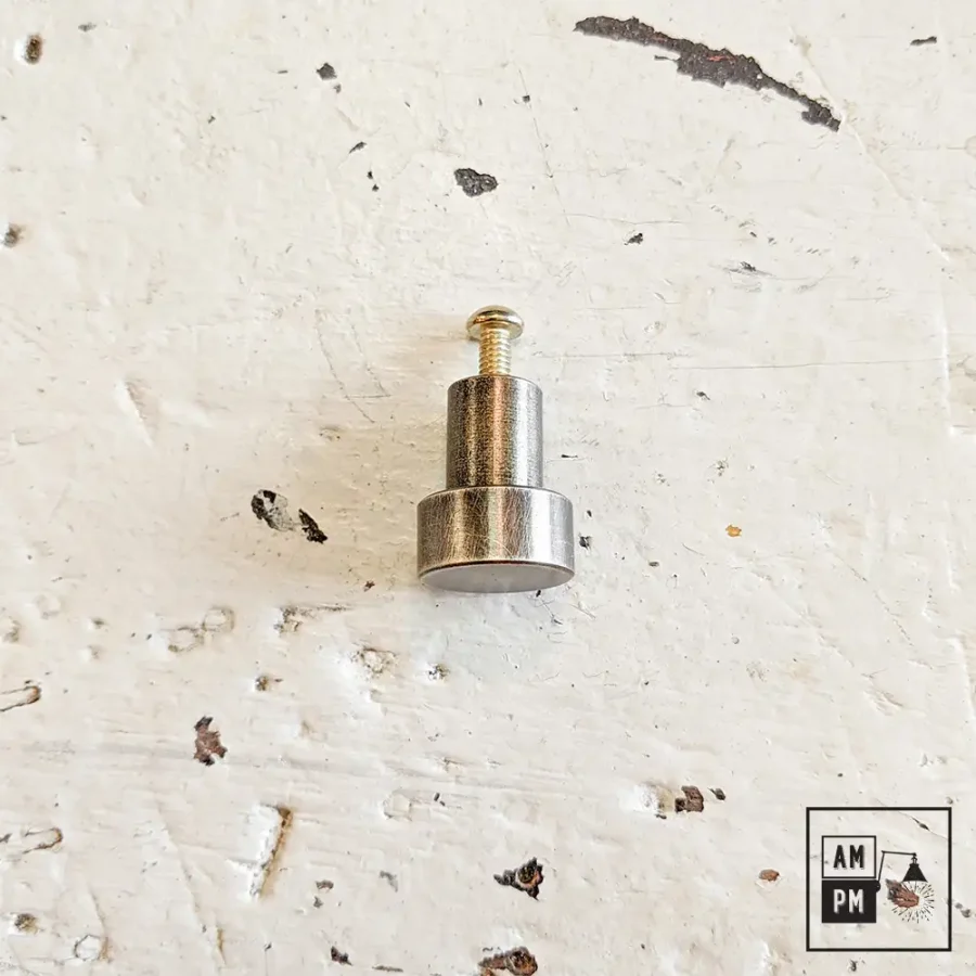 Mid-century-minimalist-kitchen-cabinet-small-knob-Antique-Brass